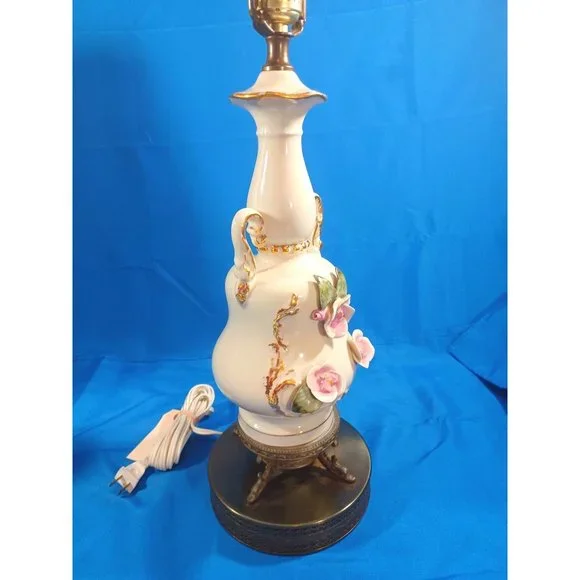 Vintage Rose 28" Capodimonte ? Amphora Vase Floral 22k Gold Porcelain Table Lamp - Picture 8 of 9